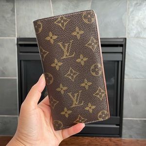 Louis Vuitton Bi fold long wallet
